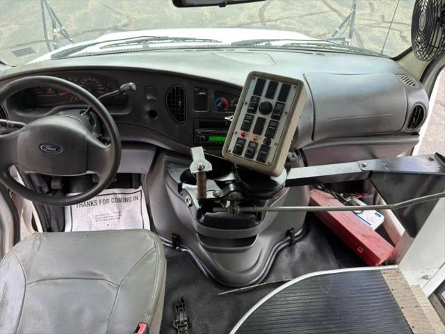 2008 Ford E-450 Cutaway XL