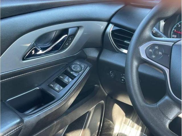 2021 Chevrolet Traverse FWD LS