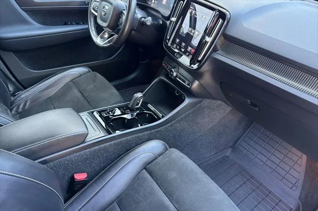 2021 Volvo XC40 T5 R-Design