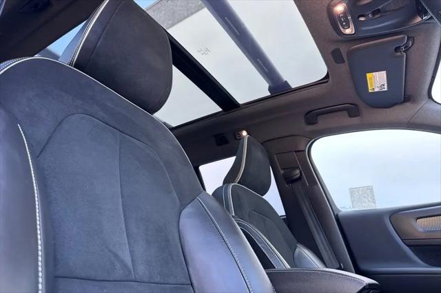 2021 Volvo XC40 T5 R-Design