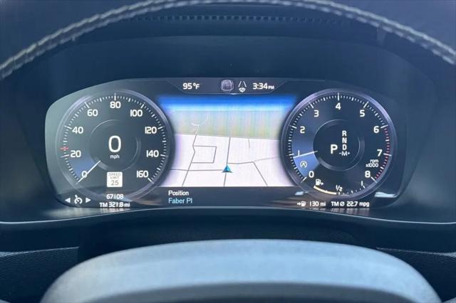 2021 Volvo XC40 T5 R-Design