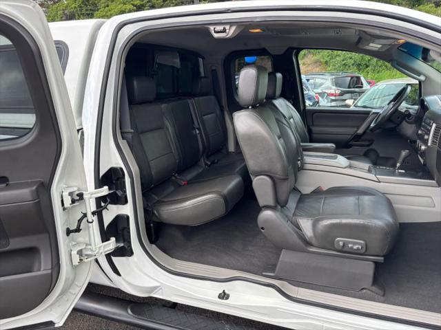 2004 Nissan Titan LE