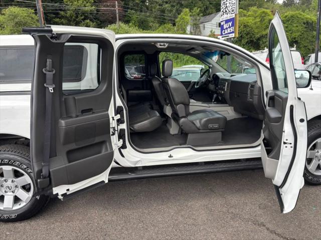 2004 Nissan Titan LE