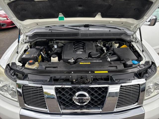 2004 Nissan Titan LE