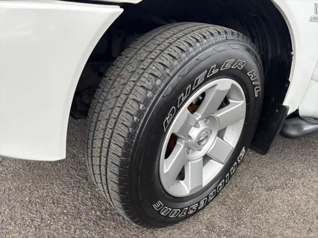 2004 Nissan Titan LE
