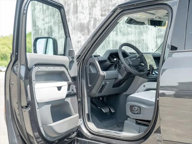 2026 Land Rover Defender P500 V8