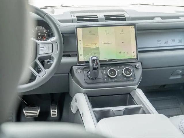2026 Land Rover Defender P500 V8