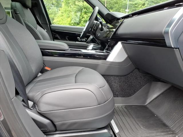 2026 Land Rover Range Rover P400 SE 7 Seat
