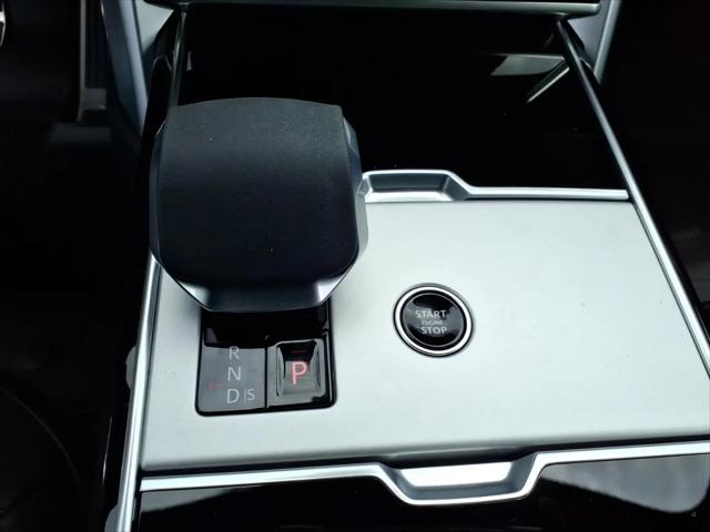2026 Land Rover Range Rover P400 SE 7 Seat