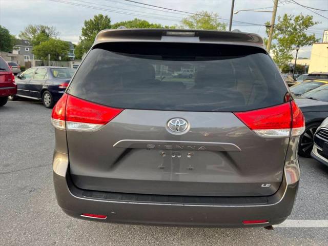 2012 Toyota Sienna LE V6 8 Passenger
