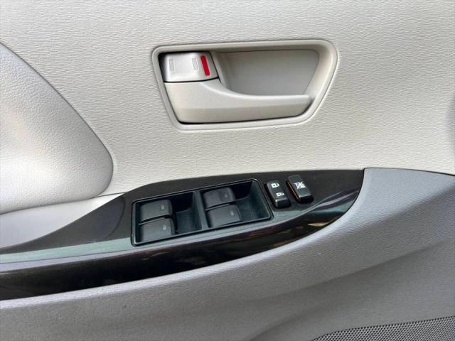 2012 Toyota Sienna LE V6 8 Passenger