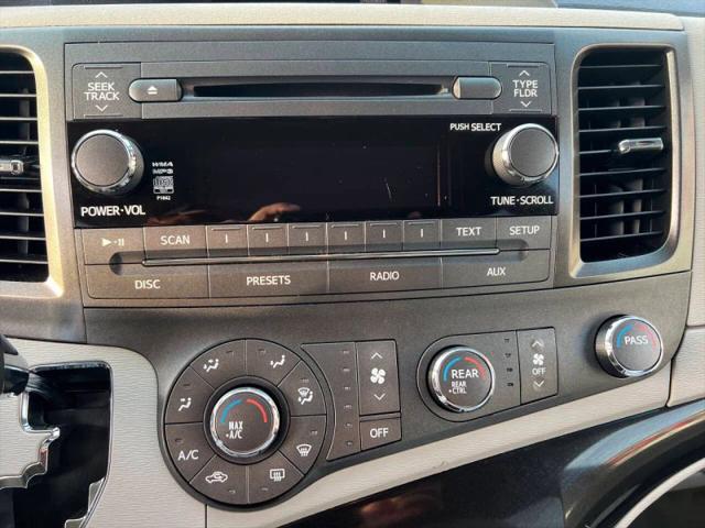 2012 Toyota Sienna LE V6 8 Passenger