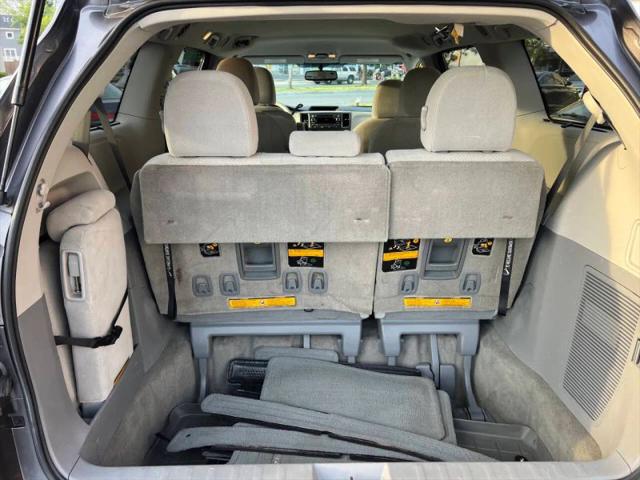 2012 Toyota Sienna LE V6 8 Passenger