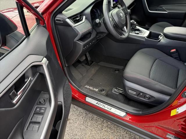 2025 Toyota RAV4 Plug-In Hybrid SE
