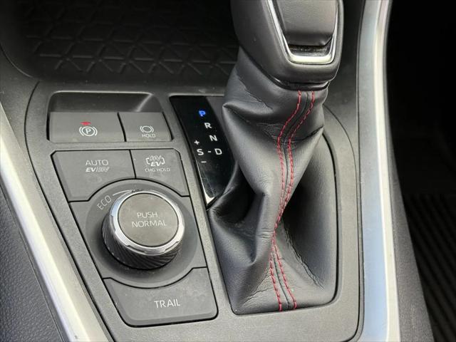 2025 Toyota RAV4 Plug-In Hybrid SE
