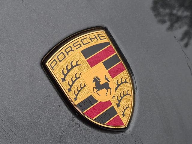2025 Porsche Macan T