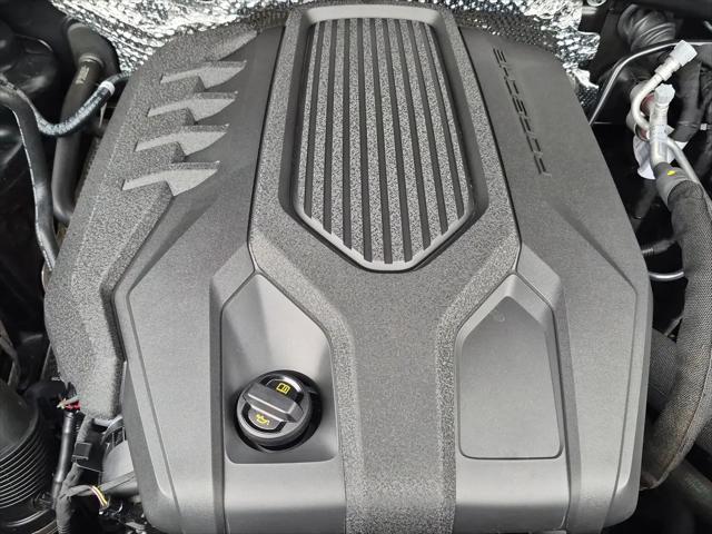 2025 Porsche Macan T