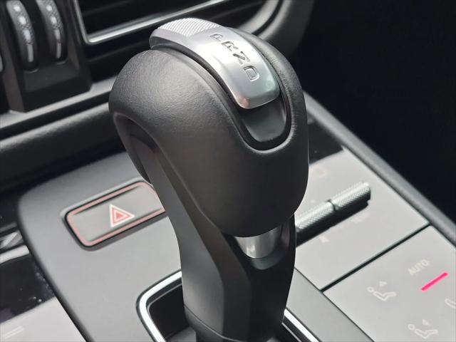 2025 Porsche Macan T