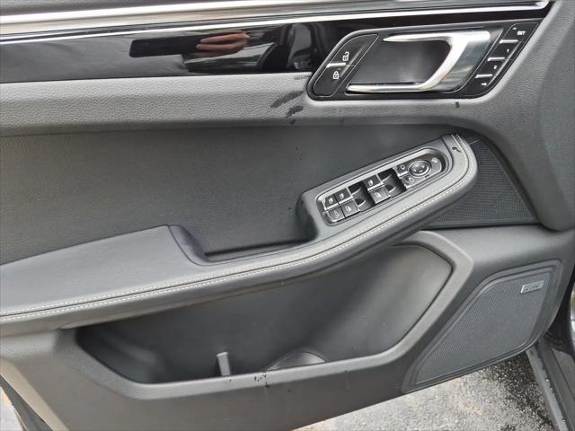 2025 Porsche Macan T