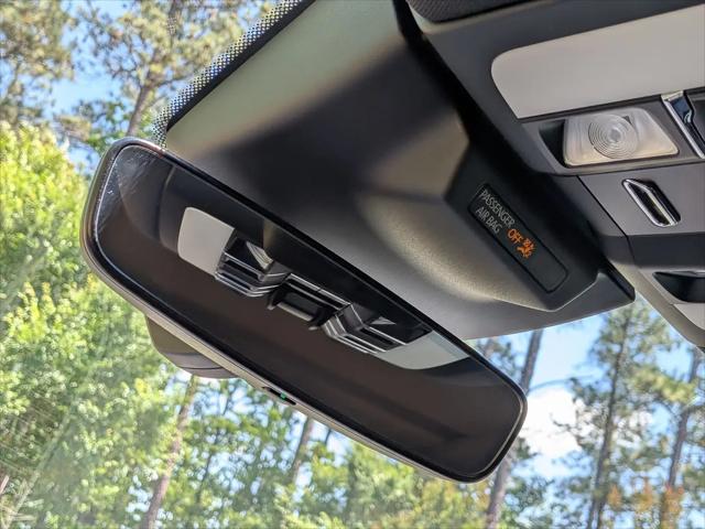2025 Porsche Macan T