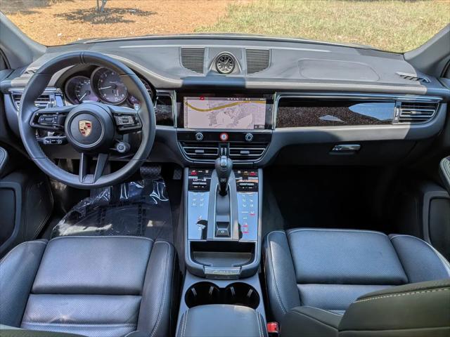 2025 Porsche Macan T