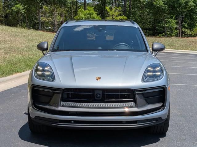 2025 Porsche Macan T