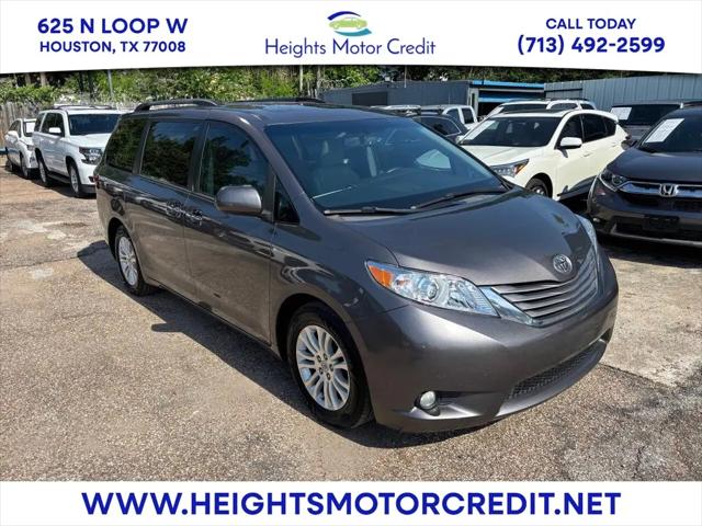 2017 Toyota Sienna XLE Premium 8 Passenger for sale in Houston, TX