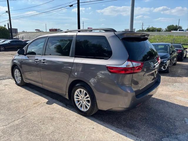 2017 Toyota Sienna XLE Premium 8 Passenger