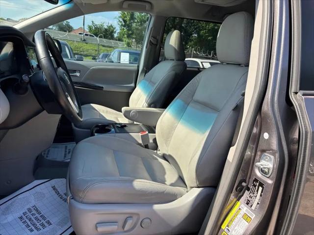 2017 Toyota Sienna XLE Premium 8 Passenger