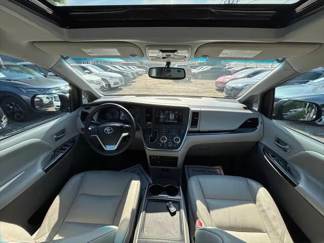 2017 Toyota Sienna XLE Premium 8 Passenger
