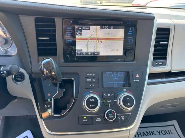 2017 Toyota Sienna XLE Premium 8 Passenger