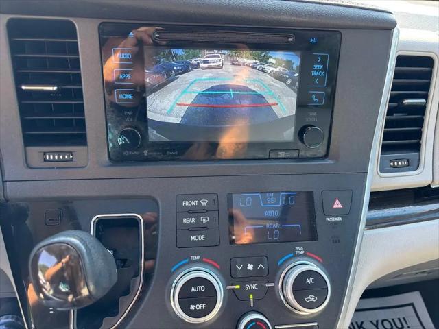 2017 Toyota Sienna XLE Premium 8 Passenger