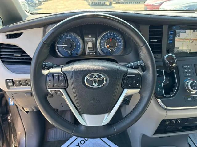 2017 Toyota Sienna XLE Premium 8 Passenger