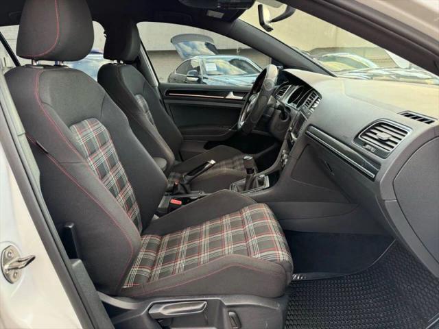 2017 Volkswagen Golf GTI Sport 4-Door