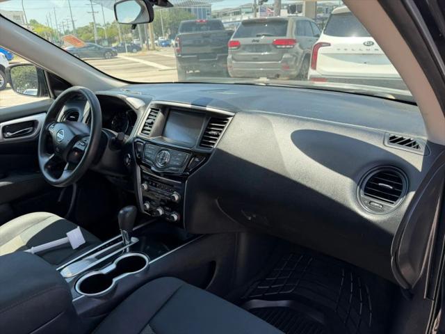 2017 Nissan Pathfinder S
