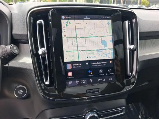 2025 Volvo XC40 B5 Core Bright Theme