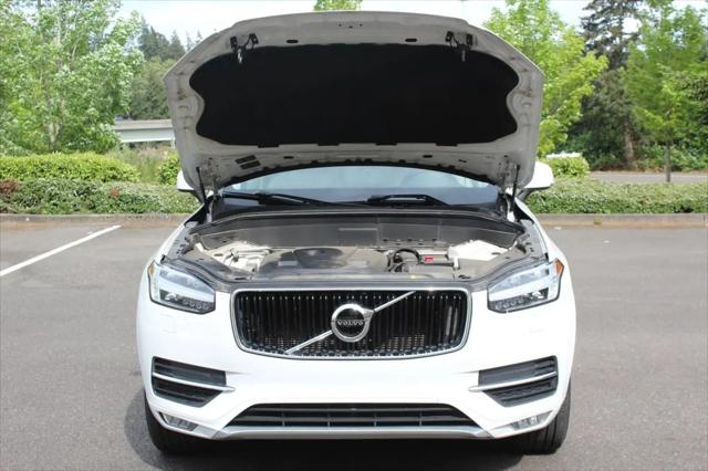 2016 Volvo XC90 T6 Momentum