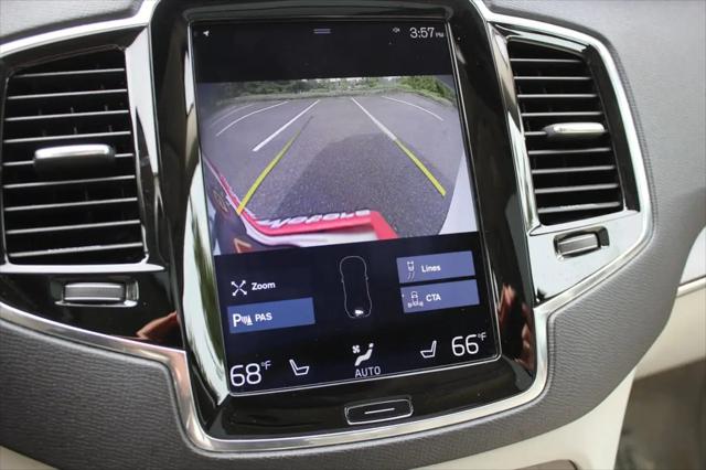 2016 Volvo XC90 T6 Momentum