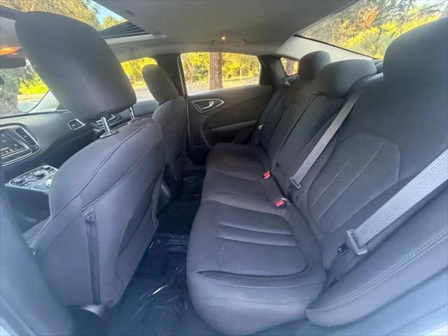 2016 Chrysler 200 Limited