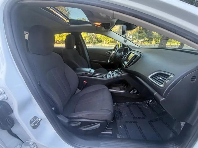 2016 Chrysler 200 Limited