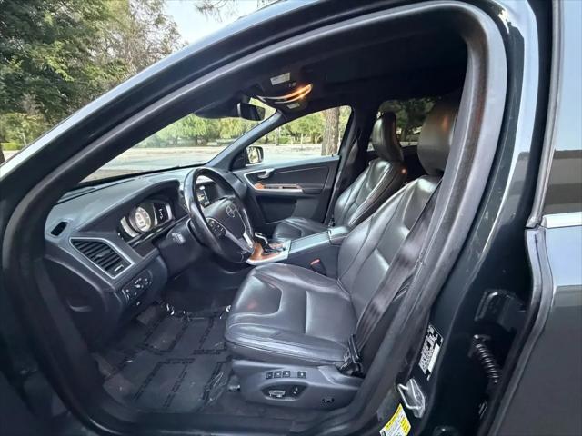 2016 Volvo XC60 T6 Drive-E Platinum