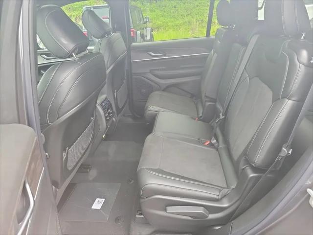 2026 Jeep Grand Cherokee L Altitude 4x2