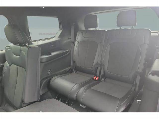 2026 Jeep Grand Cherokee L Altitude 4x2