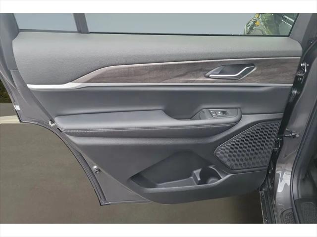 2026 Jeep Grand Cherokee L Altitude 4x2