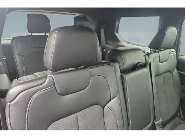 2026 Jeep Grand Cherokee L Altitude 4x2