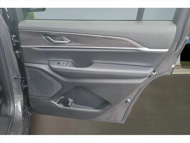 2026 Jeep Grand Cherokee L Altitude 4x2