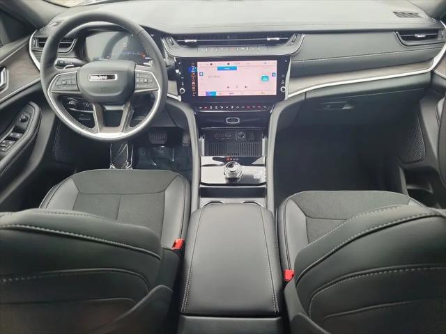 2026 Jeep Grand Cherokee L Altitude 4x2