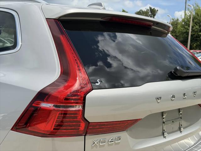 2023 Volvo XC60 B5 Ultimate Bright Theme