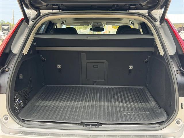 2023 Volvo XC60 B5 Ultimate Bright Theme