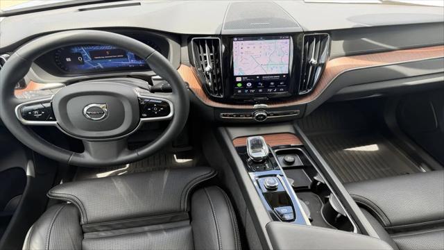 2023 Volvo XC60 B5 Ultimate Bright Theme